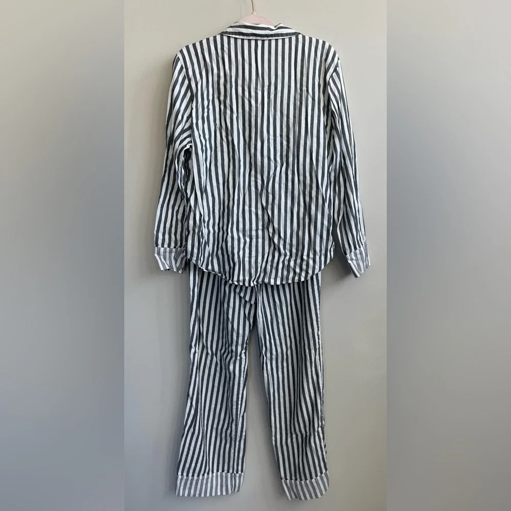 Victoria's Secret Gray White Silver Metallic Striped Pajama Set - Picture 14 of 16